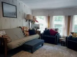 The Parlour 2 bedroom Sleeps 4-6
