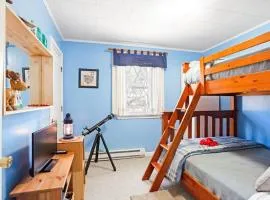 Dog-friendly home in great locale close to the ocean with yard, streaming, W/D