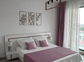Beautiful apartment a few blocks from the beach