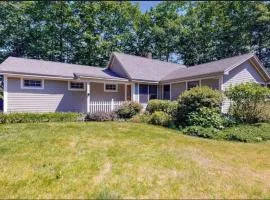 Secluded lakefront home with patio & firepit, fast WiFi, wood stove & W/D