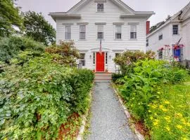 Downtown Getaway w/ Full Kitchen & Furnished Porch - Walk to the Beach/Harbor