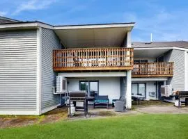 Dog-Friendly Townhouse w/Bay Views, Fast WiFi, and Partial A/C