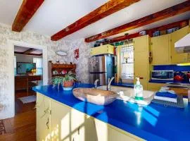 Charming Seaside Cottage with a Gas Fireplace, Spacious Patio, and Nearby Hiking