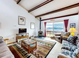 Fun-Filled Lakehouse w/Private Balcony, Free WiFi, Private W/D - Steps to Beach