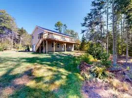 Newly-built waterfront home with fast WiFi, furnished deck, & washer/dryer