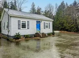 Open layout Maine cottage with washer/dryer & grill - dog-friendly