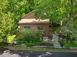 Alluring home with full kitchen, furnished patio, washer/dryer & private yard