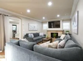 Lavish 5 Bedroom, 4 Bath Pool Home 3/4 Mile To Disney