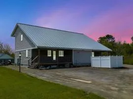Ocean Breeze Haven - Short walk from Crescent Beac