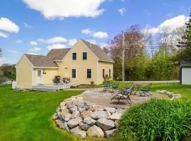 Puffins Perch, romantic waterfront Maine cottage