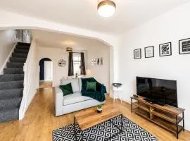 York House - Garston - 3 bedroom - Sleeps 6