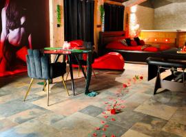 Love Room Tentation: Ornans şehrinde bir otel