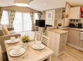 Billing Aquadrome- Bird Lake Pastures Holiday Caravan Sleep 6