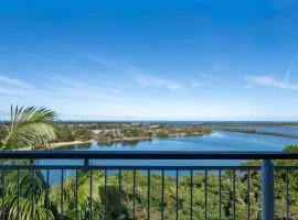 Lazy Days Penthouse - Opposite Shaws Bay - 180 Waterfront Views