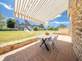 Maison en pierre dans un hameau privé