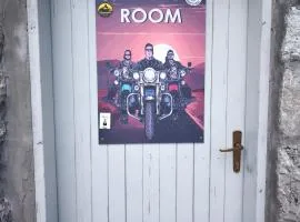 Biker Bunkhouse,8 guests group room with private bathroom