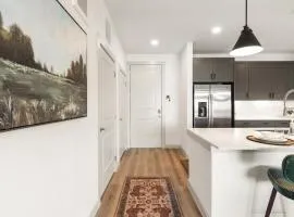 Stylish 1BR Stay Pool Luxe Amenities MER 3106