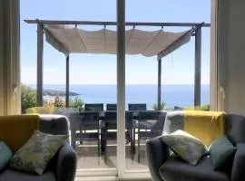 Holiday villa with 180° panoramic sea view
