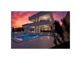 Gorgeous Home In Razanac