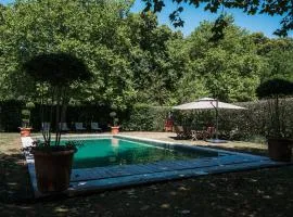 Gîte du Château avec tennis et piscine - 14 pers. - FR-1-591-797