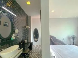 John Sim Hotel