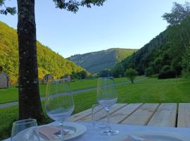 Camping Pier10, hotelli kohteessa Bourscheid