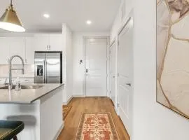 Elegant 1BR Escape Modern Comforts MER 2208