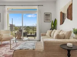 Elegant 1BR Escape Modern Comforts MER 2208