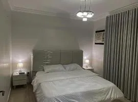 شقه بغرفه نوم و صاله انيقه و نظيفه
