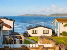 Beach Cottage 43, A stone's throw from the sea