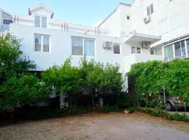 Apartments Ljiljana