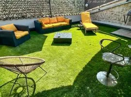 5 Bedroom Awesome Home In Bourdic