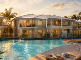 The Golden Palm - Studio Oaks Resort