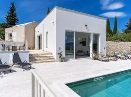 Luxurious Home In Skrip With Private Swimming Pool, Can Be Inside Or Outside