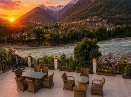 Hotel Hollywood Manali - Scenic River & Mountain View With Premium Rooms Near Mall Road
