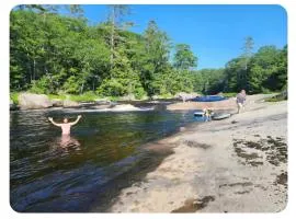 Flatrock on the River Topknot