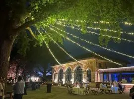 ORANGERIE de CHATEL-Selection FIGARO & ELLE Magazine