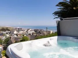 Rose Cottage - Sea Views Hot Tub Log Burner