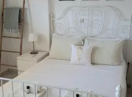 Skyline Vista - Sea View Apartment with Free Parking