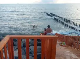 Домик-студия у моря в городе Поти со своим двориком