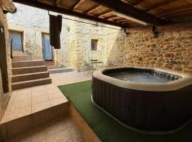 Nature & Jacuzzi privatif au cœur des Cévennes