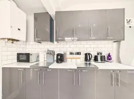 The Kettering Residence , Private Ensuite Rooms , Wicksteed Park , KGH , Silverstone