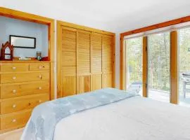 Enchanting dog-friendly ocean view home with kitchen, grill, balcony, TV, & deck