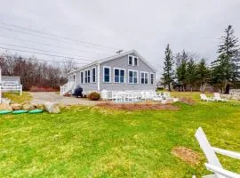 Dazzling ocean-view house with fireplace, deck, firepit, central AC, & W/D