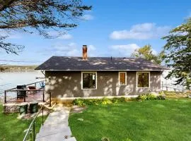 Charming Cottage: Deepwater Dock, Panoramic Linekin Bay Views, Near Village