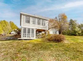 Dory Haven: Cove-front Home with sunroom, screened porch & waterfront yard
