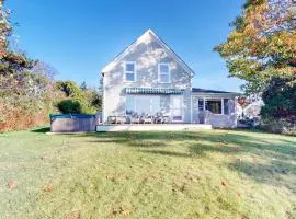 Bayfront house on Port Clyde Harbor with views, hot tub, beach access