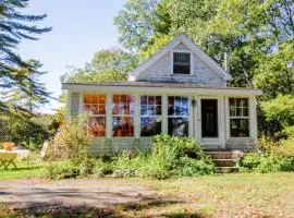Charming Bayview Cottage with Deck, Firepit, Garden - 200