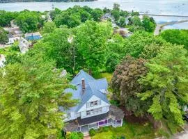 Beautiful home with Ping-Pong, fast WiFi & W/D - walk to dining