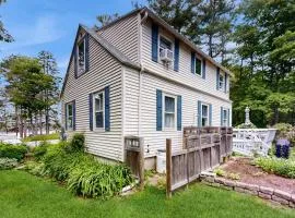 Tranquil Seaside Cottage with Spectacular Views, Wifi & Washer/Dryer